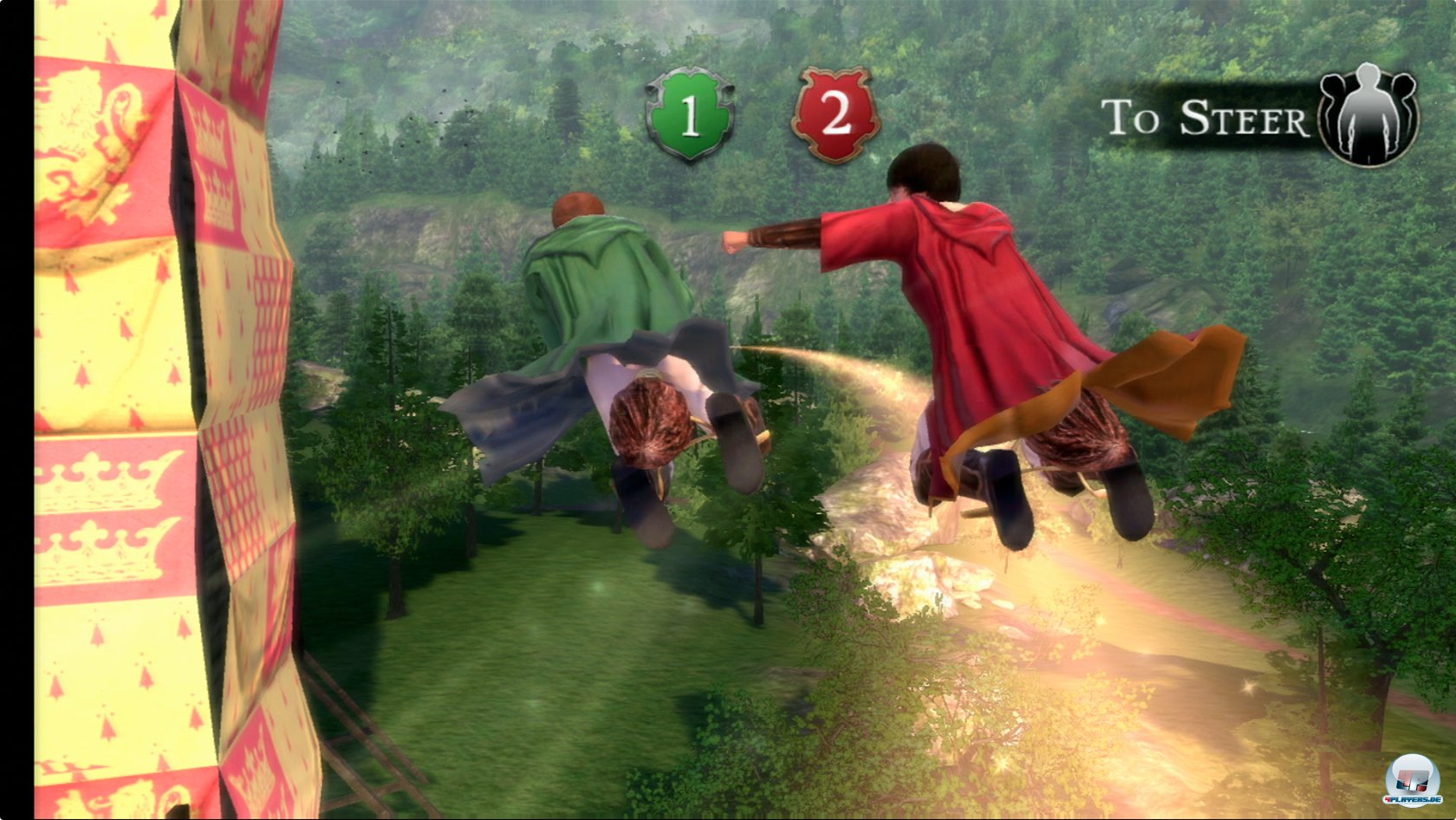 Beim Quidditch wird boxend und tretend um die Wette geflogen.